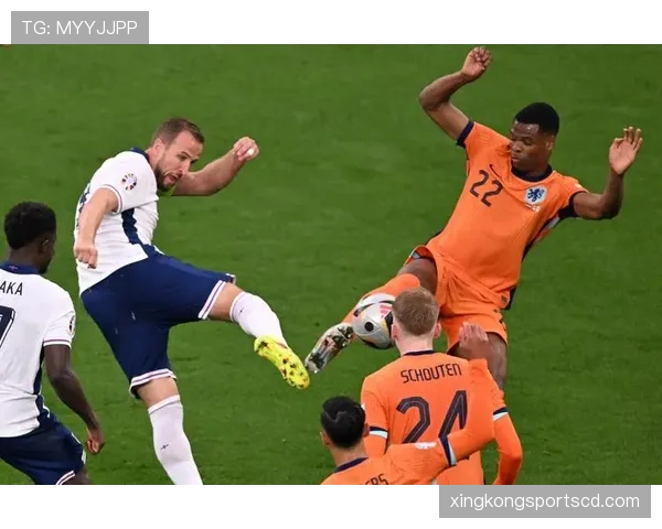 点球判罚规则详解：裁判如何判定犯规界限？