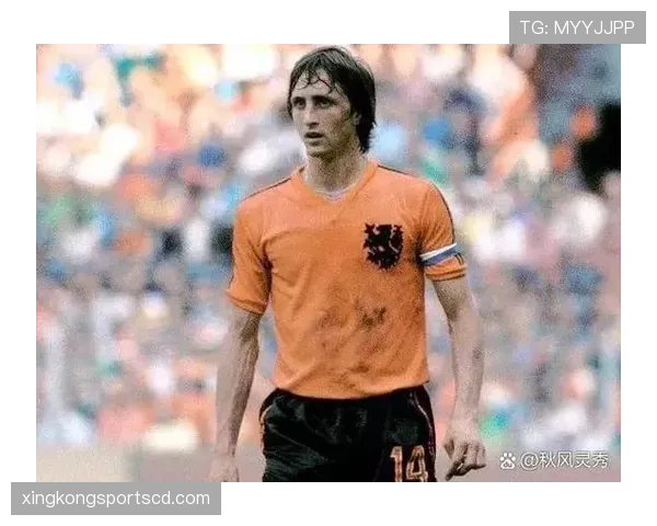 克鲁伊夫本赛季积极插上传球撕开防线 展现边锋角色转变